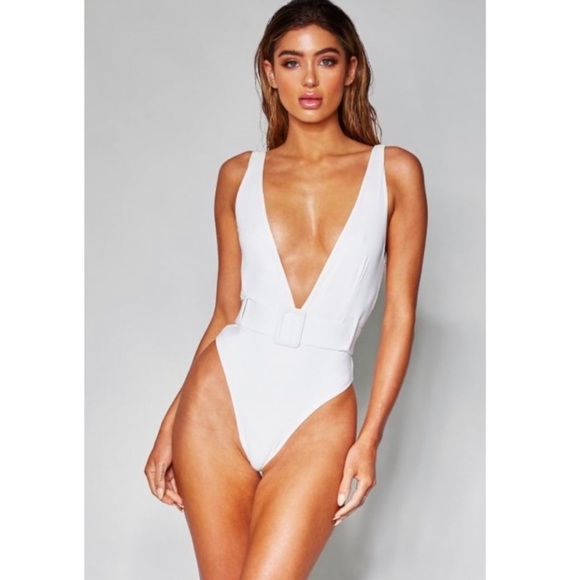 White one piece swim suit 👙 - Picture 4 of 7